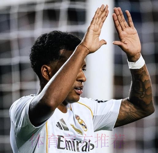 皇马2人要被骂“退役”!曝齐祖队内整风:拿出态度